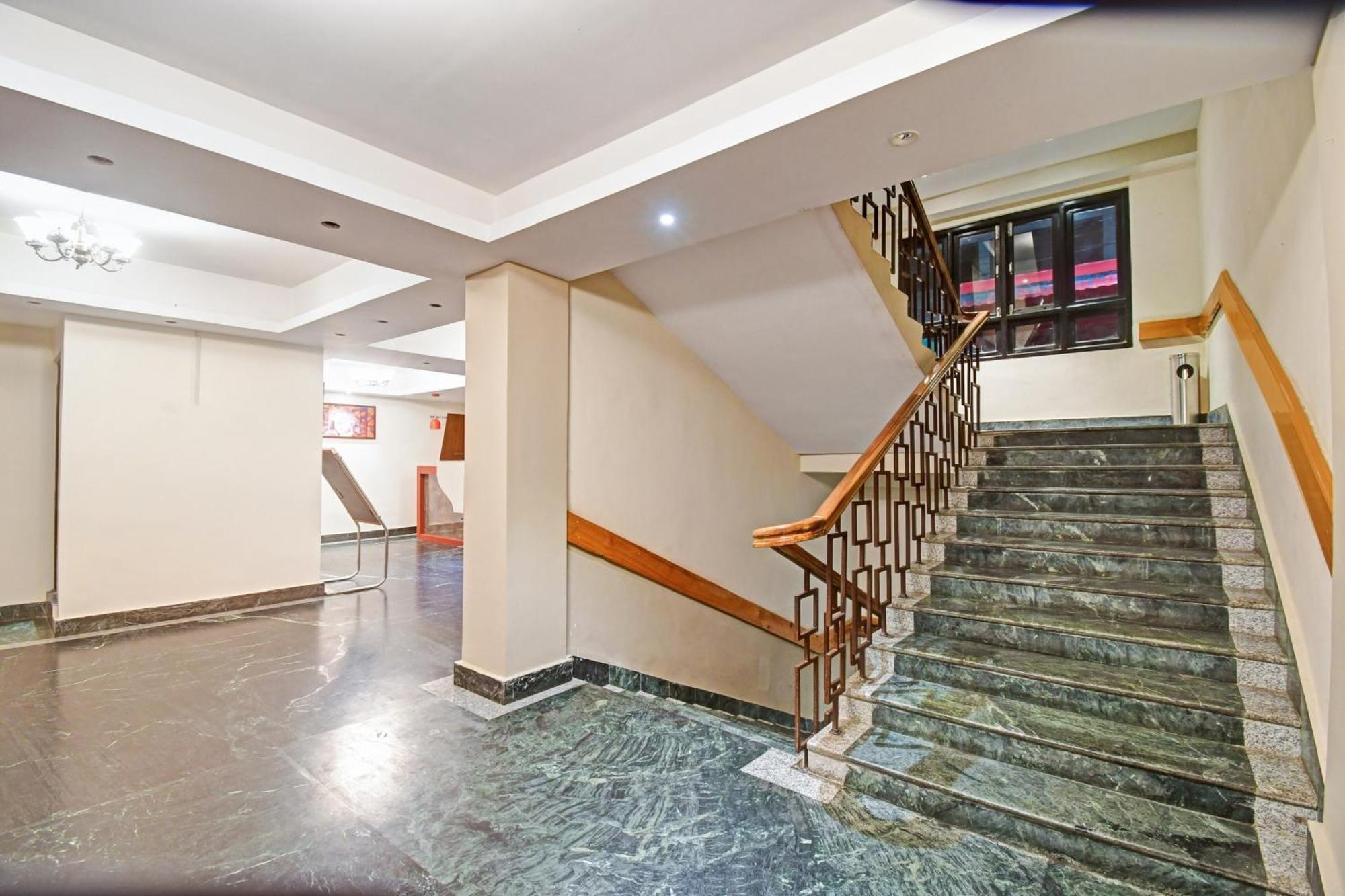 גנגטוק Townhouse Mansarovar Hotel מראה חיצוני תמונה