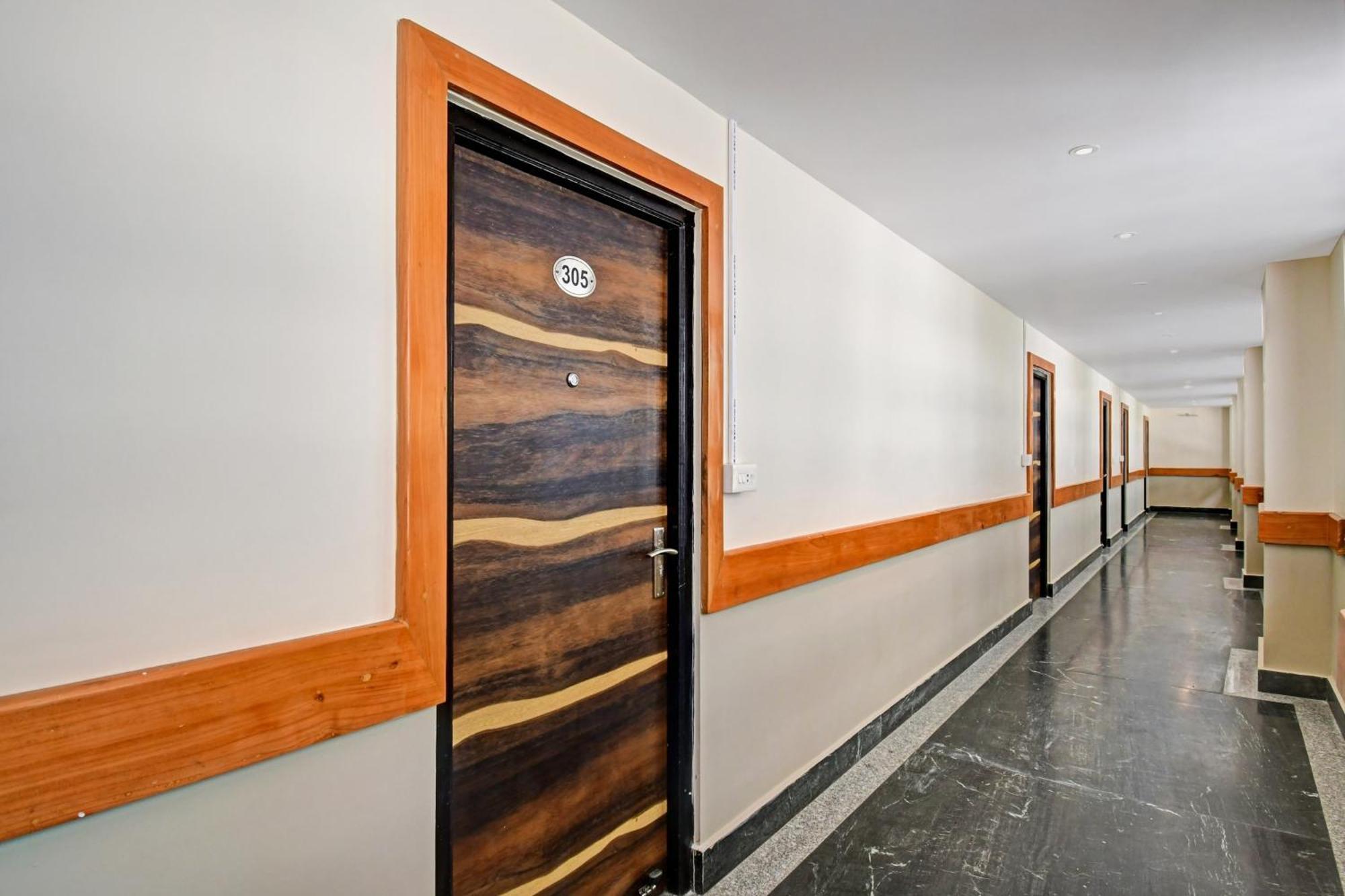 גנגטוק Townhouse Mansarovar Hotel מראה חיצוני תמונה