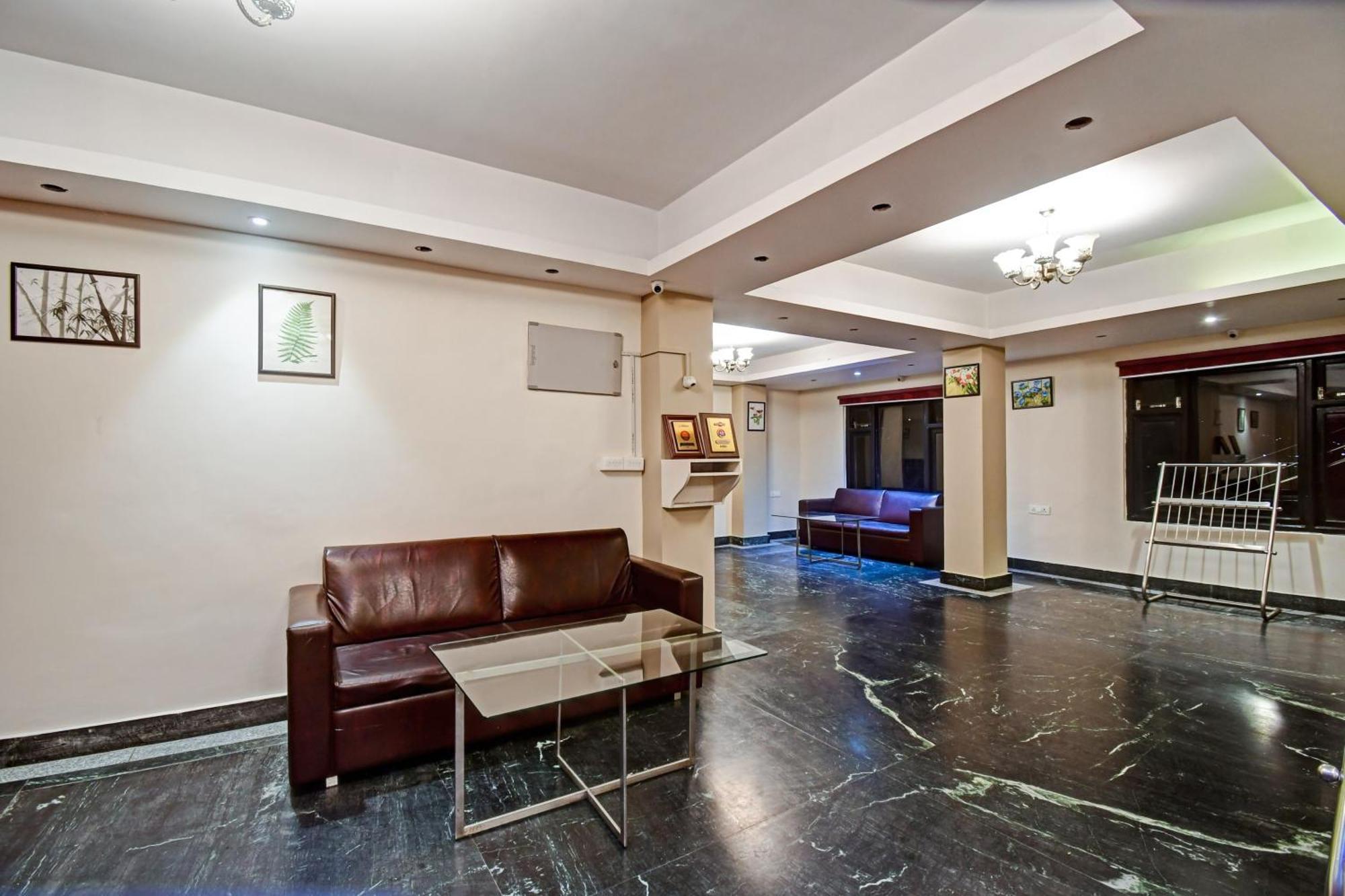 גנגטוק Townhouse Mansarovar Hotel מראה חיצוני תמונה